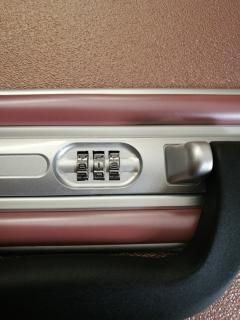这种行李箱的密码锁怎么破解?
