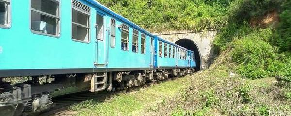 火車進山洞是什麼梗