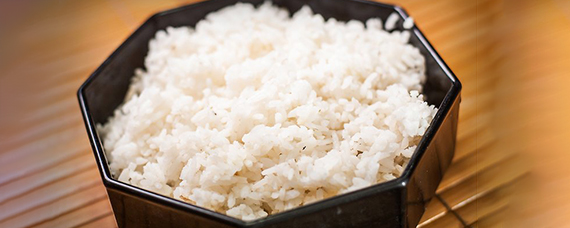 100g熟米饭多少碳水化合物