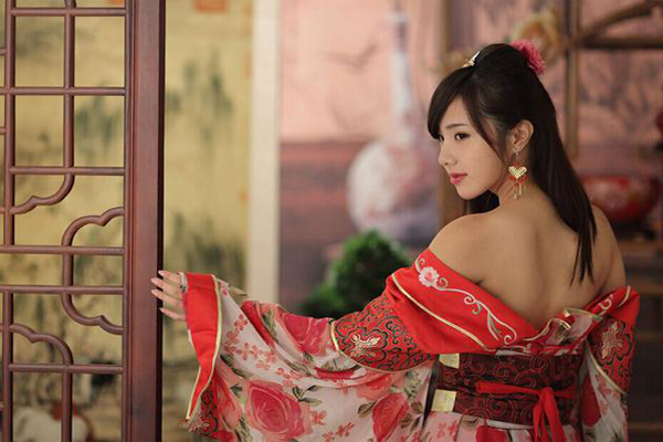 中国古代内衣:抹胸前的万种风情
