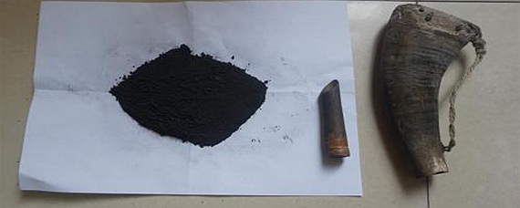 硝石木炭硫磺图片