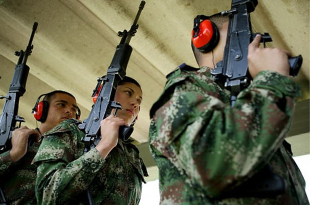 臺軍推大尺度月曆,女兵制服誘惑哪國強