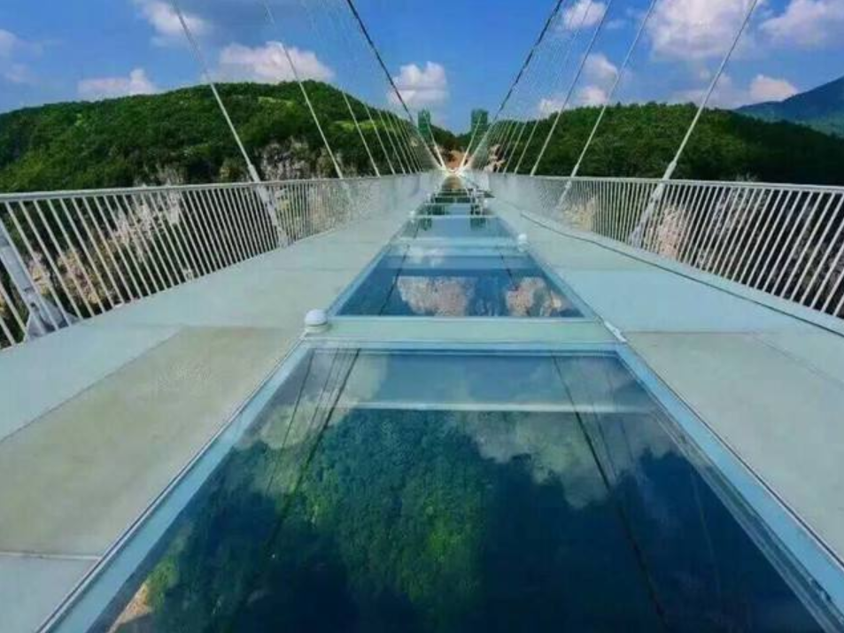 高峰森林公园玻璃桥图片