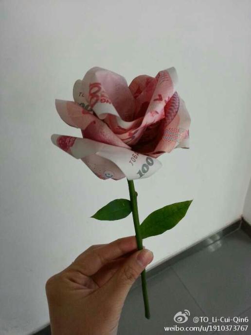 用钱叠的玫瑰花束图片图片