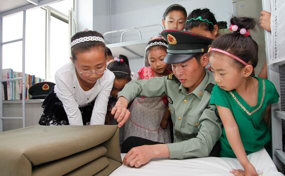 中国军人为什么要把被子叠成豆腐块?